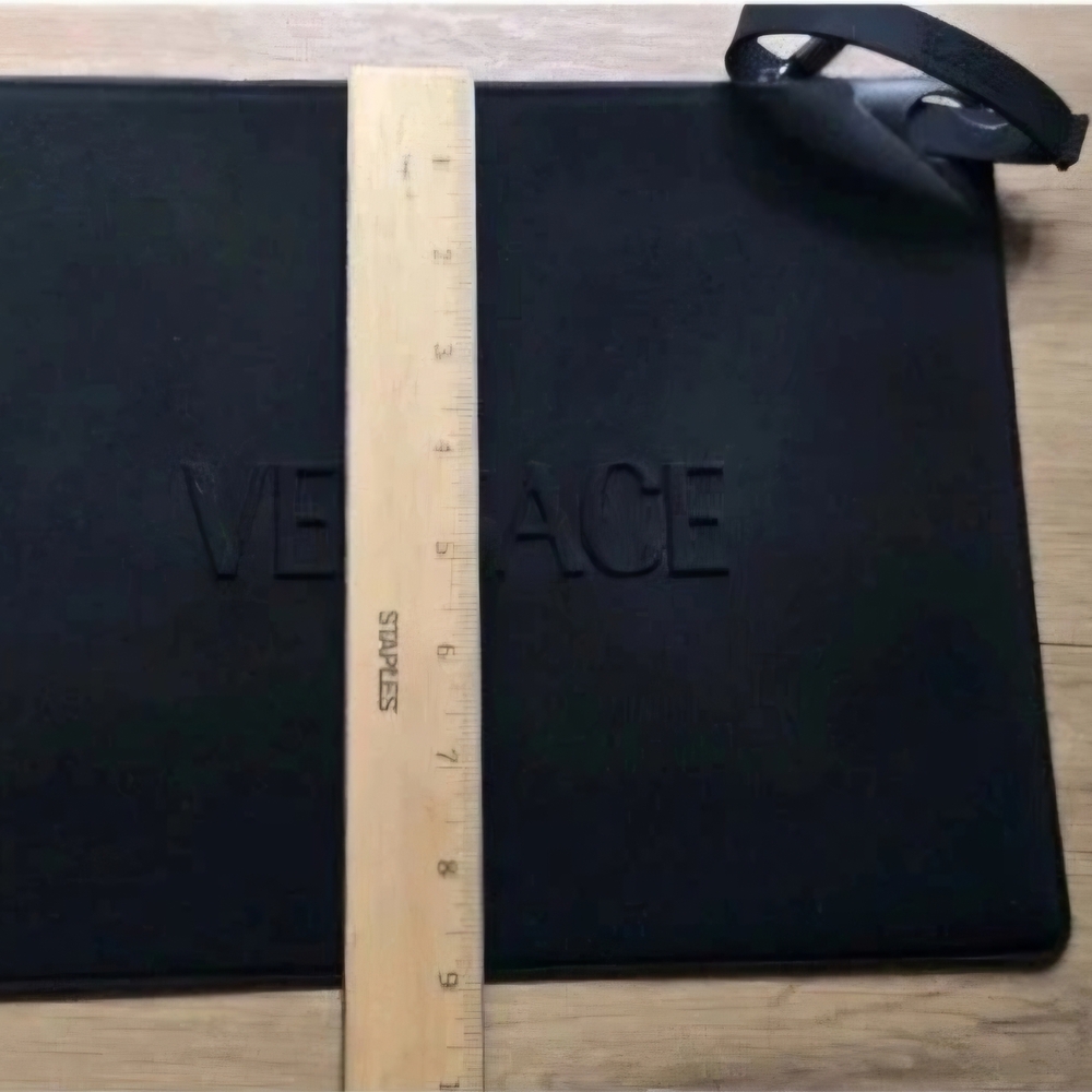 Versace Elegant Black Clutch Zip Bag - Picture 3 of 6